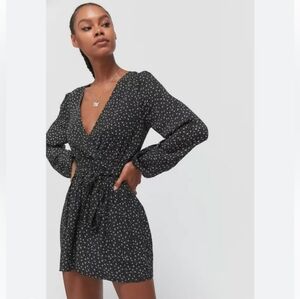 Urban Outfitters Elegant Black Floral Romper Shorts Long Sleeve Size Large